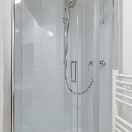 373 Suzanne - Superbe A * باريس