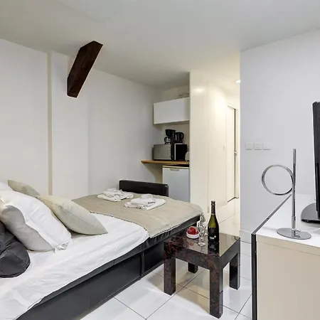 373 Suzanne - Superbe A باريس